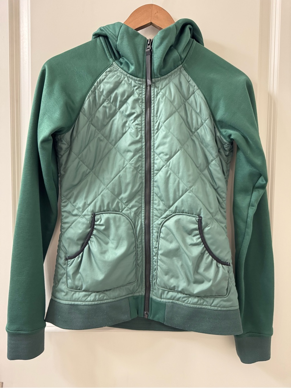 The North Face Women’s XS Quilted Fleece Hiking Hoodie Jacket Sage Green Zip